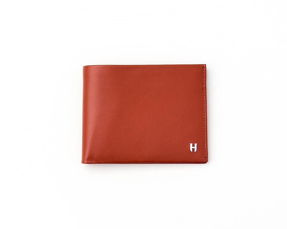 Stylish Tanner multi-compartment leather wallet crafted to meet modern men’s daily needs.