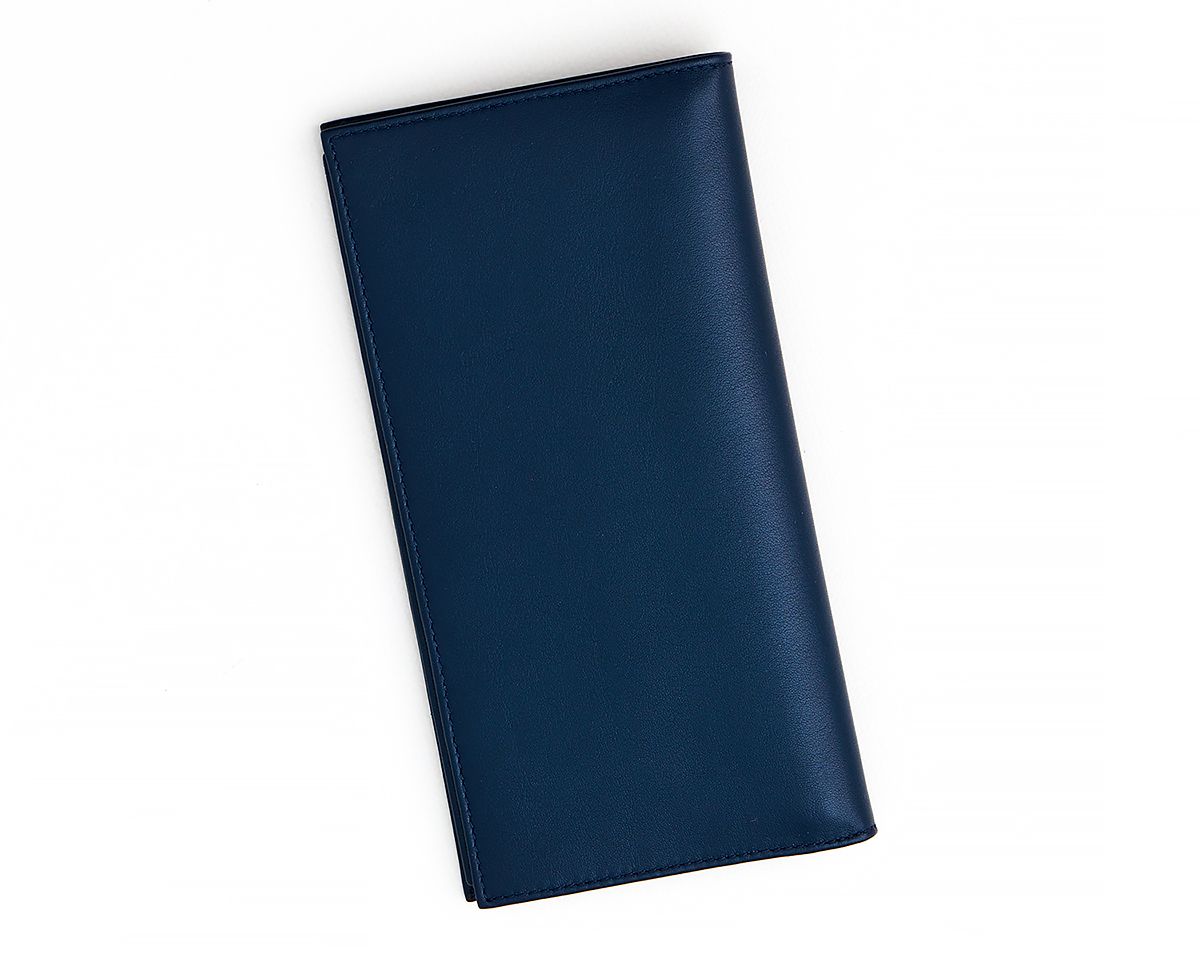 Reliable Tripp leather wallet with multi compartment design, perfect for organized travel.
